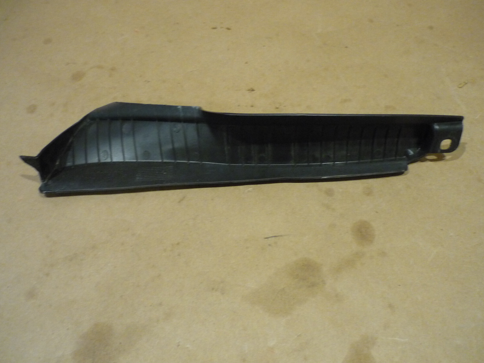 McLaren 720S - RH Front Vent Grille Cover Trim (Damage) - P/N 14A2311CP