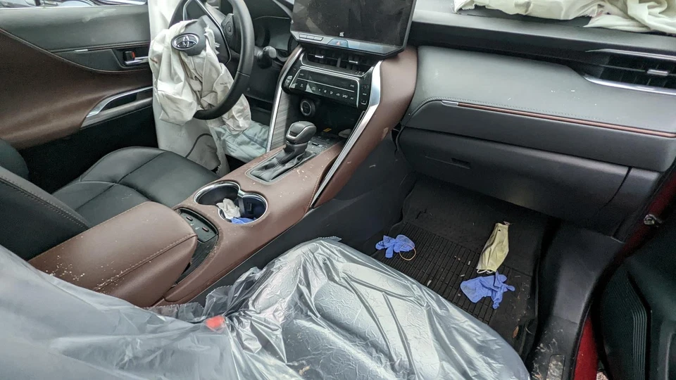 Used Automatic Transmission Shift Lever Assembly fits: 2023 Toyota Venza  Grade - Image 3 of 4