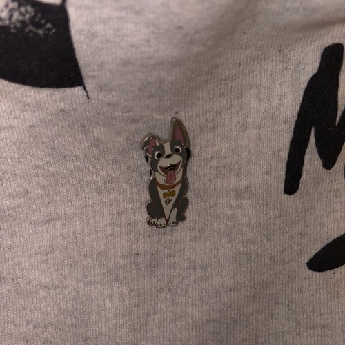 Chaser DS Winston Oh My Disney Dogs Feast Short Puppy Mystery Disney Store Pin