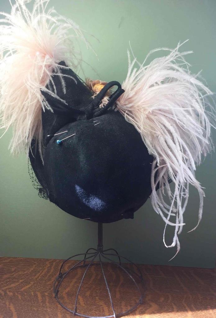 AMAZING 1930s DESIGNER FRANK PALMA BLACK STRAW TOY TILT HAT WITH PINK FEATHERS FRANK PALMA ORIGINALS | Accessories | Amazing 93s Designer  main image 4