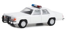 Greenlight Hot Pursuit 1980-91 Ford LTD Crown Victoria  white with light bar