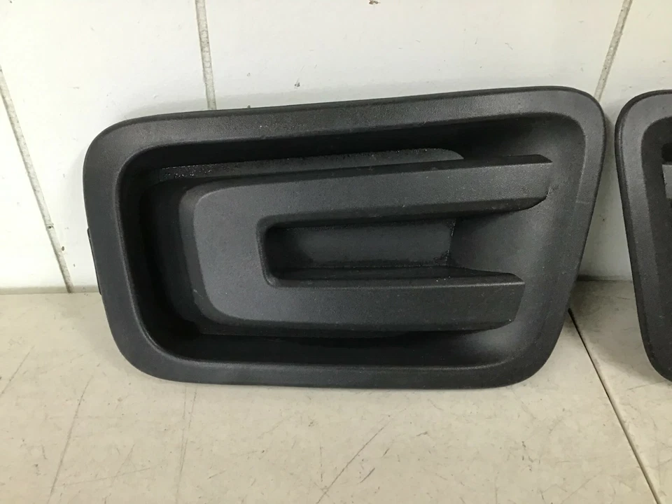 2016 2017 2018 NISSAN TITAN XD BOTH COVER BEZEL TRIM 62256EZ02A - Image 2 of 4