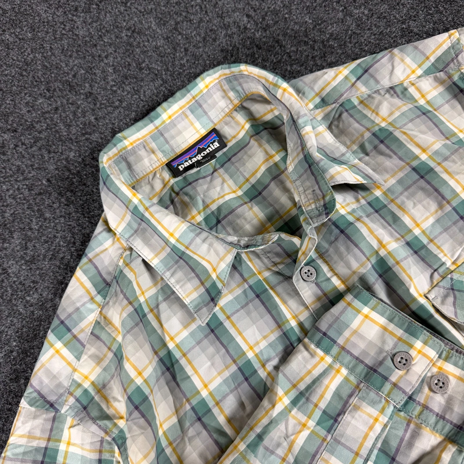 Patagonia Men's Medium Plaid Long Sleeve Button Down Hiking Shirt
