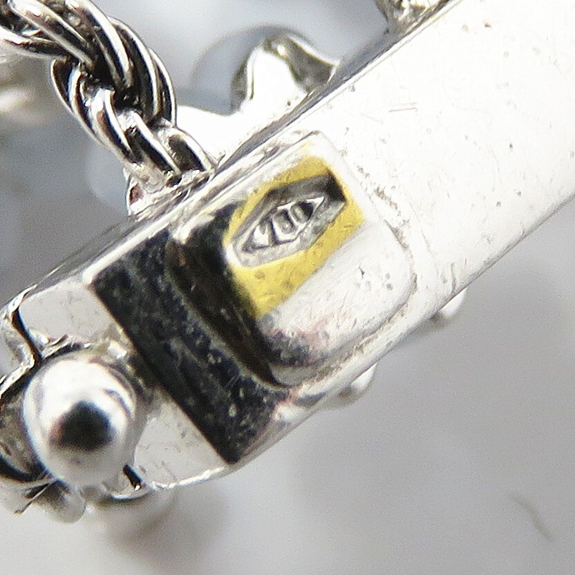 Picture 4 of 5