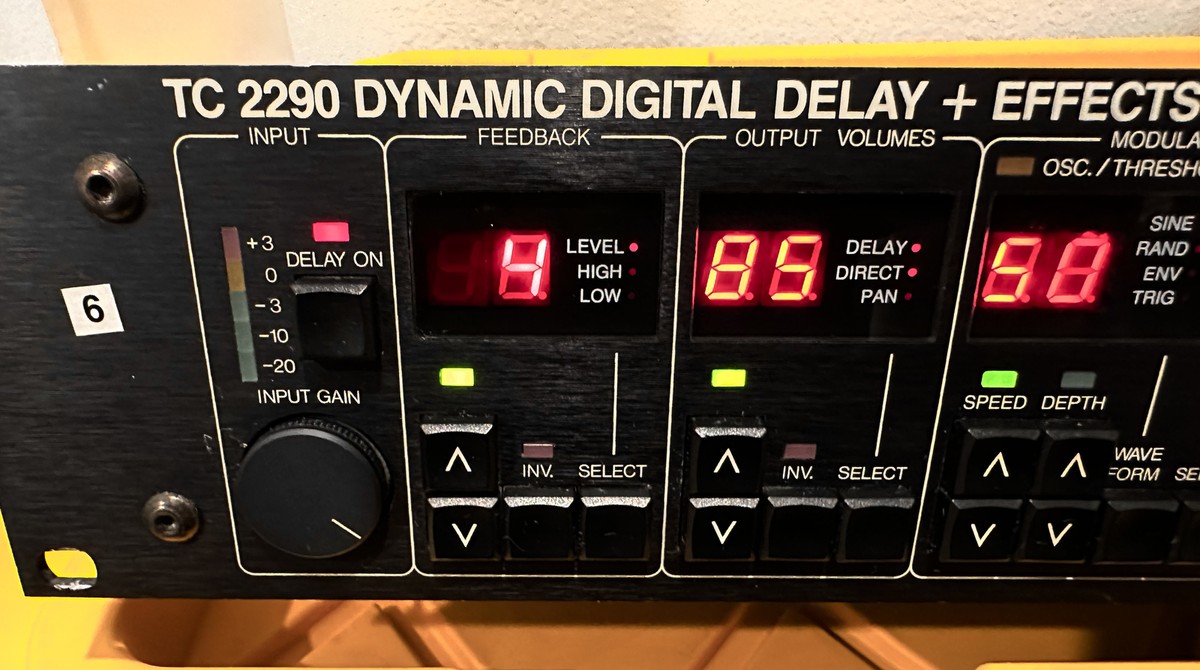 TC Electronics TC 2290 Dynamic Digital Delay + Sample Board TC Electronics TC 2290 Dynamic Digital Delay + Sample Board
