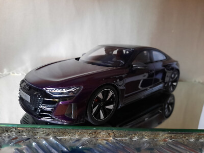 AUDI RS E-TRON GT Merlin 2021, 1:18 ! Violett OVP,  GT392 !!  Neuwertig !