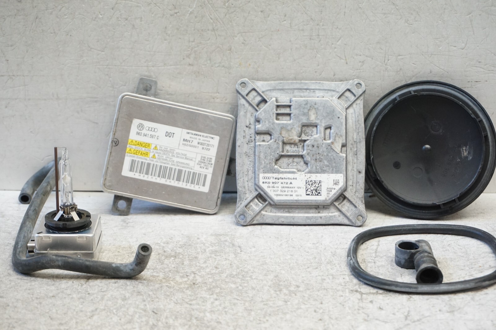 20092012 AUDI A4 S4 LEFT DRIVER HEADLIGHT XENON COMPONENTS BALLAST OEM