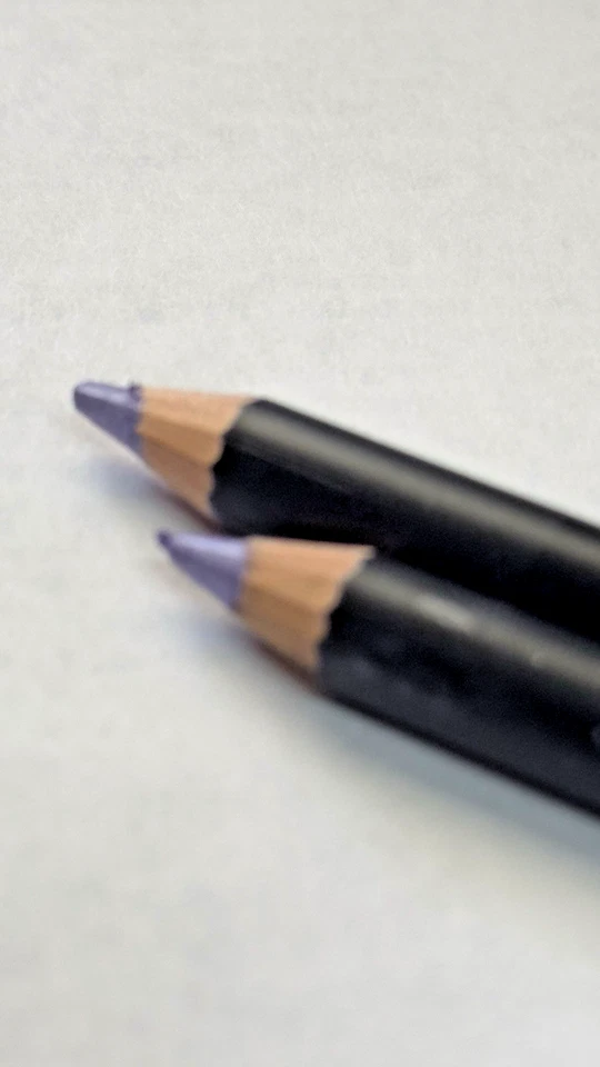 2 (DOS) LÁPICES DELINEADORES DE OJOS ULTRA FINOS ITALIA #1010 LAVANDA Foto 3 de 4