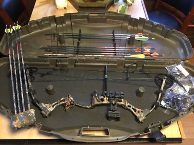 Diamond Bowtech bow 2006 sbl 33 inch quiver & arrows + hard case & extras, nice!