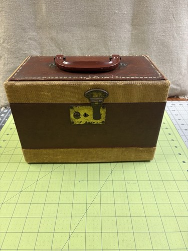 Small train case, MCM, vinyl & fabric exterior, re-lined interior, 11.25”x6.25’