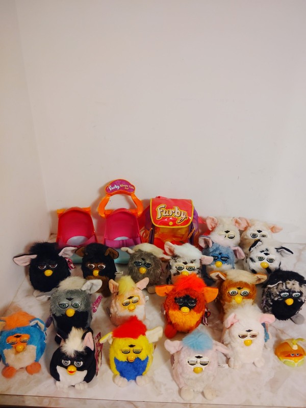 Lot Of 18, 1998 Furbys, Tiger Electronics Furby, Untested