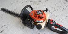 A VERY GOOD WORKING HITACHI CH62EA3(ST) TWO STROKE HEDGE CUTTER WITH 60cm BLADE