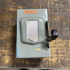 Square D D-121N Series C2 30 Amp 120V Single Phase Fusible Safety Switch