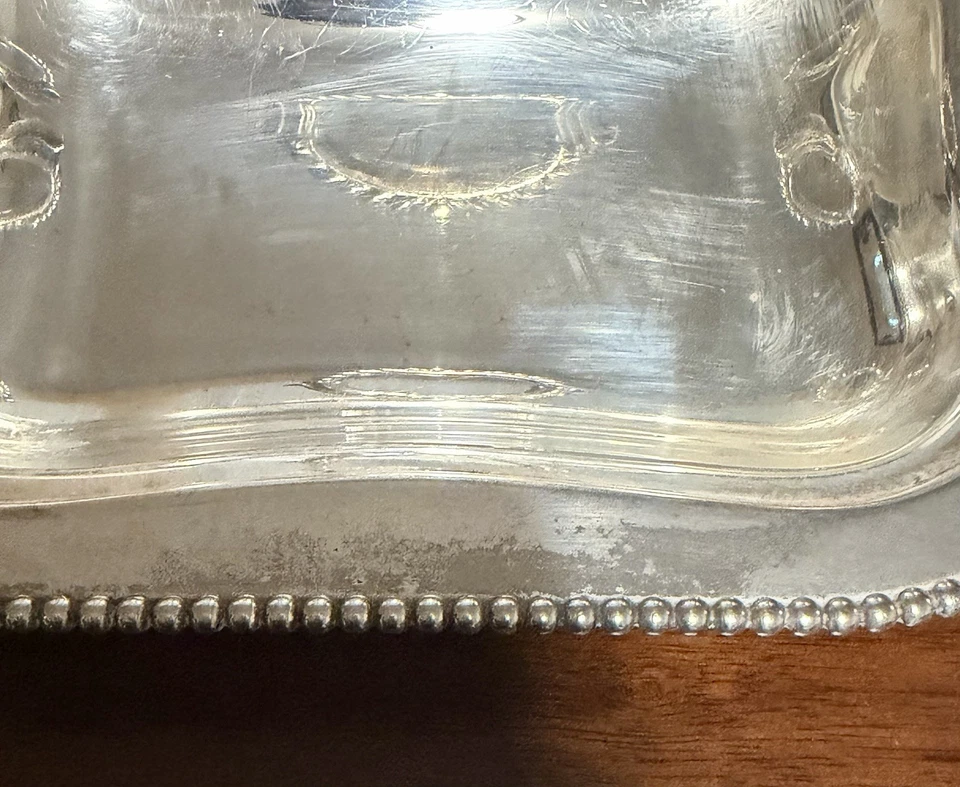 Plato o servidor de frotamiento con patas con tapa plateada doble vintage  Foto 4 de 4