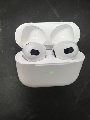 Apple Airpots2./3. Generation Mit Leichten Schäden Siehe Fotos Alles Funktional