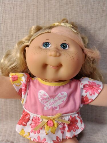 T20  16" Cabbage Patch Kids CPK, Cornsilk Blonde/Pink Hair, I Love Butterflies - Picture 1 of 7