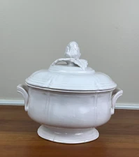 French White Stoneware 2 Qt Lidded Soup or Vegetable Tureen w/ Artichoke Finial