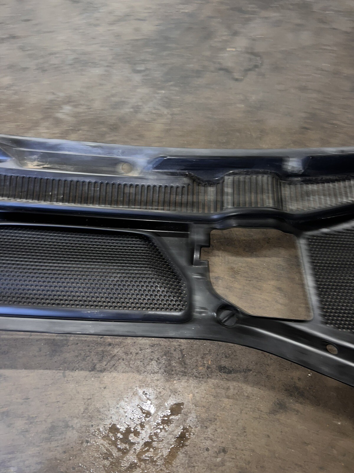 2005 - 2011 Bentley Continental GT Windshield Cowl Vent Panel OEM 3W8819415J