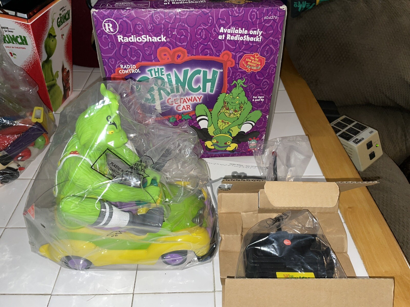 2000 Dr Seuss MIB Grinch Getaway Car RC Radio Remote Control Radioshack 60-4276