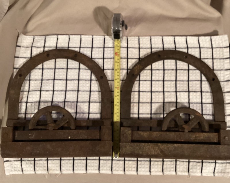 Antique Old Horseshoe U Shaped Cast Iron Barn Door Rollers Hangers Pair Set USA