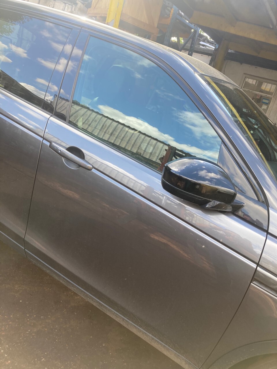 LAND ROVER DISCOVERY SPORT FRONT DRIVER SIDE 2019 COMPLETE DOOR WITH