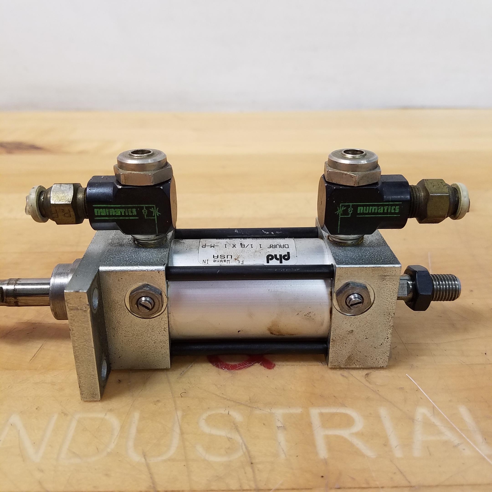 PHD DAVRF 1 1/8 X 1MP Double Ended Pneumatic Cylinder, 1" Stroke, 11