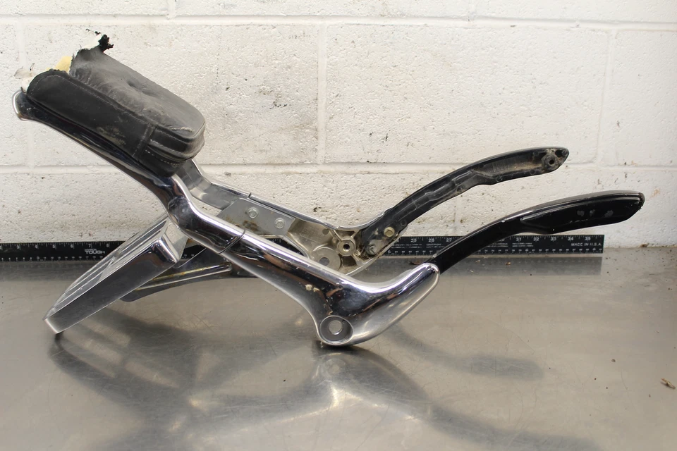 Yamaha Virago 1100 XV1100 1993 guardabarros trasero marco de apoyo subchasis A216 Foto 3 de 4