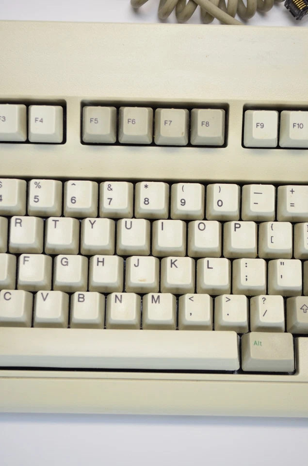 IBM Model M Keyboard Wired 1994 Clicky Buckling Spring Mechanical 1370477 - Image 4 of 4