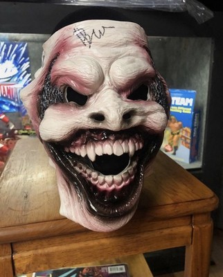 WWE The Fiend Bray Wyatt Deluxe Maske signiertes Autogramm