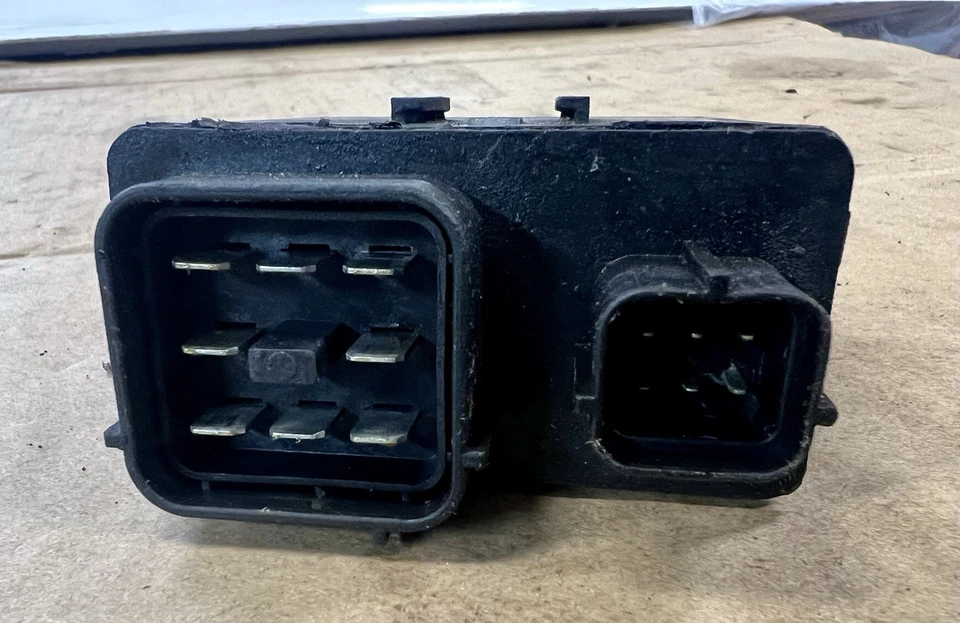 Módulo de relé de bomba de combustible Land Rover Discovery 1 96-99 Foto 3 de 3