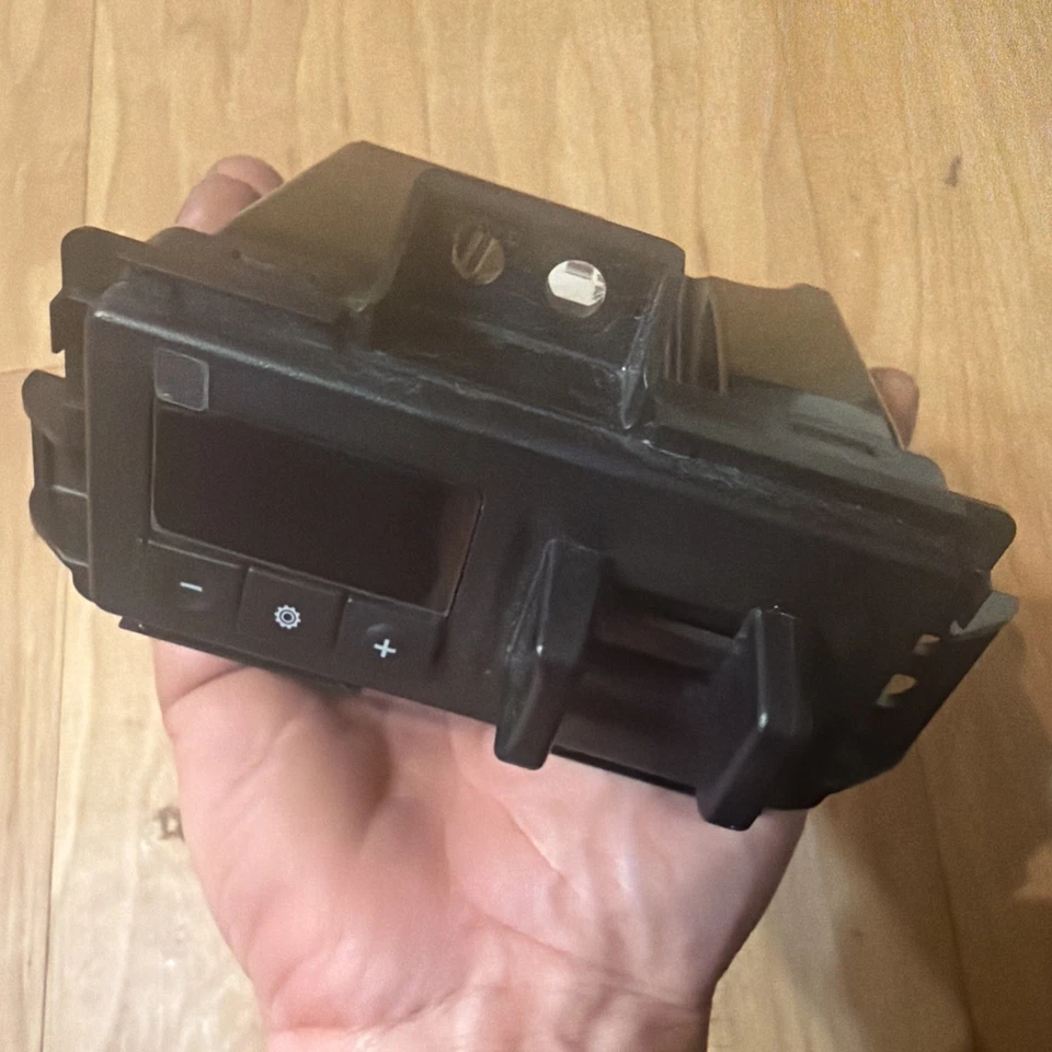 2016-2024 NISSAN TITAN TRAILER BRAKE CONTROL MODULE SWITCH 478A0-EZ40B OEM - image 1 of 4