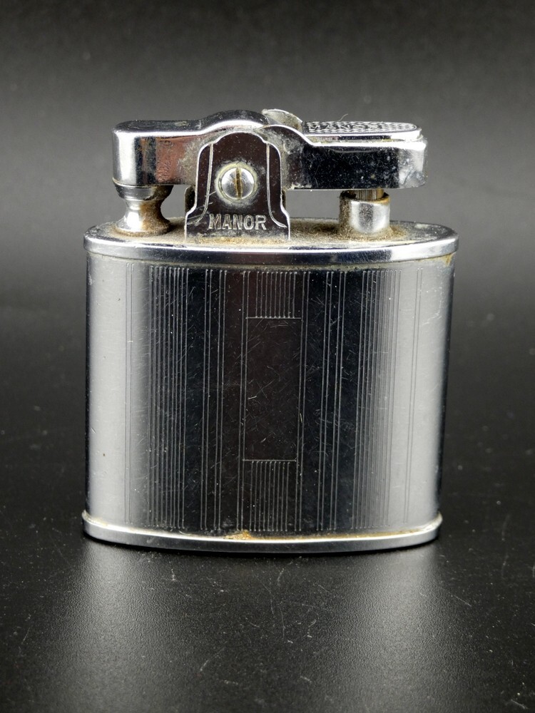 Vintage Manor by Windsor Automatic Higher Grade Manorlite Japan Lighter