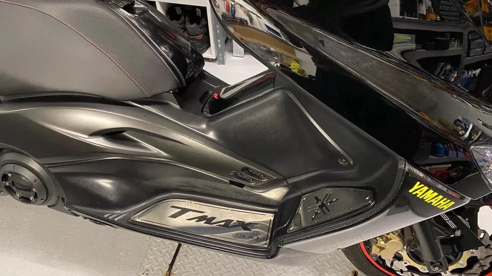 Pedane poggiapiedi Tmax 500 2001/2007 Sfondo Nero - Immagine 3 di 3