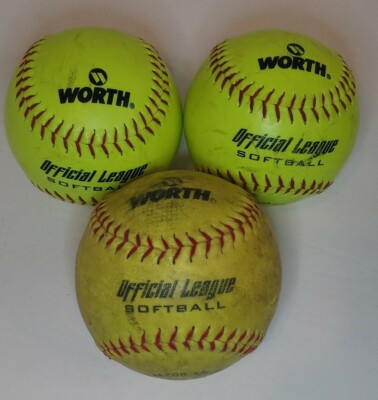 4 Balles Softball - 3 D'occasion 11" Rawlings + 1 Neuve 12" YWCS Ligue Officielle