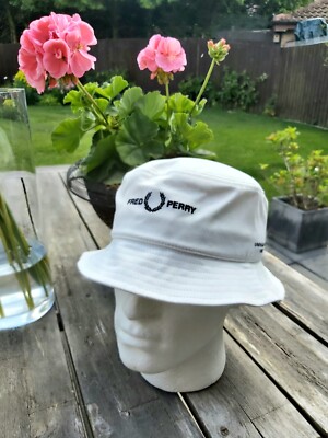 Casquette Fred Perry X Blanche-Neige – Blanc – Taille Unique – HW3650