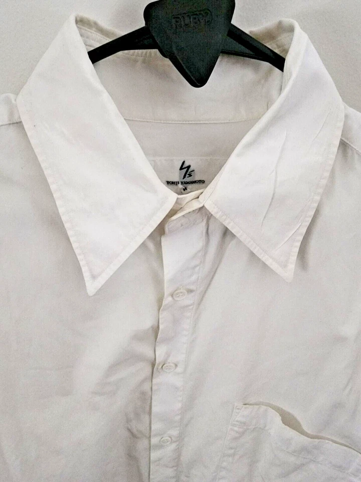 CAMISA YOHJI YAMAMOTO X Y'S BLANCA ALGODÓN CLÁSICA JA 4 US CH 44" Foto 2 de 4
