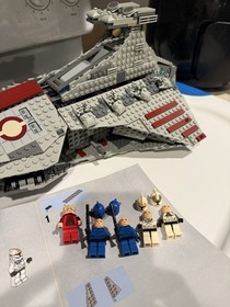 LEGO Star Wars: Venator-Class Republic Attack Cruiser (8039)