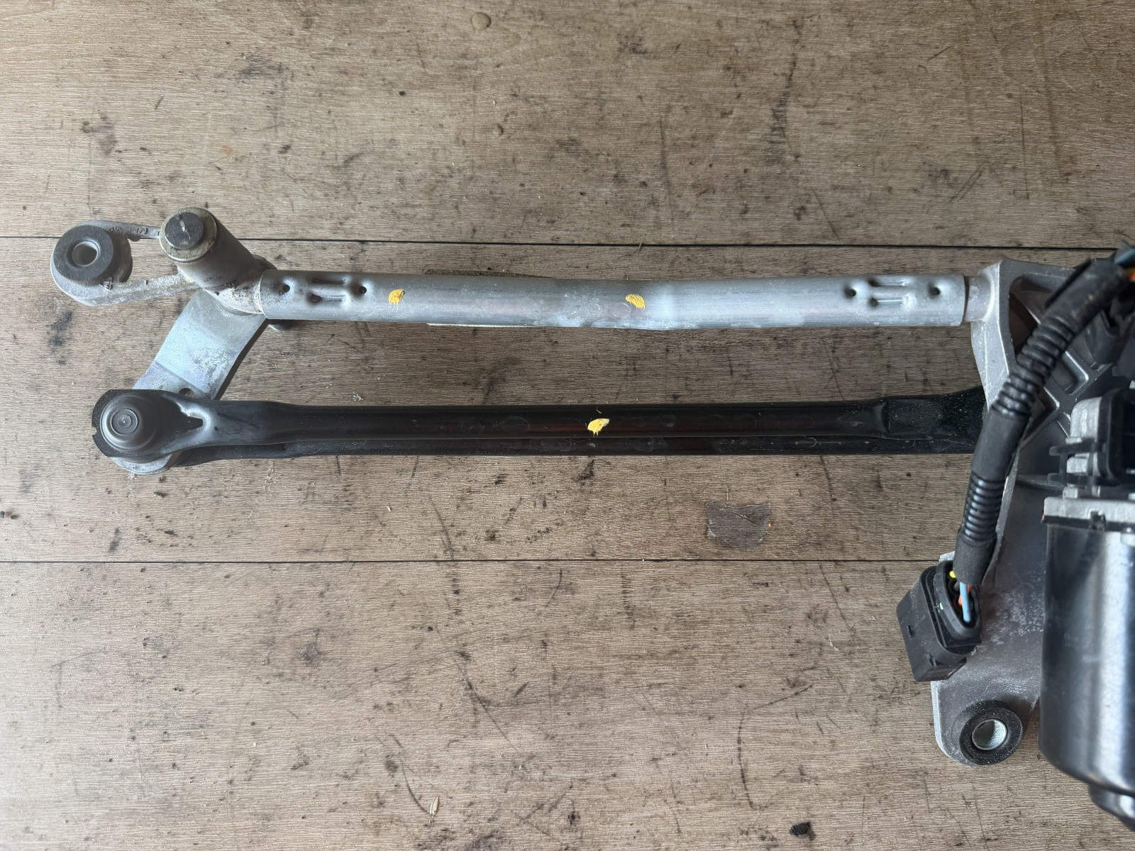MASERATI GHIBLI OEM 17-24 WINDSHIELD WIPER TRANSMISSION MOTOR LINKAGE