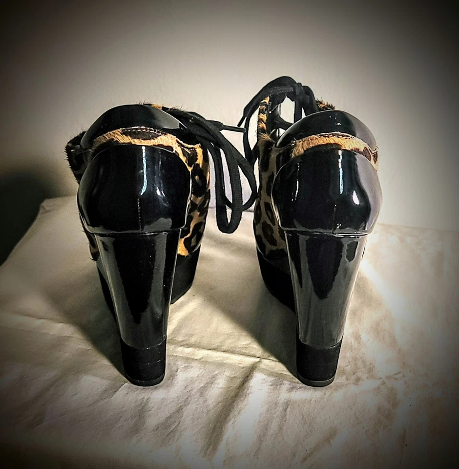 Zapatos Boutique 9 Wycloff Cuña Leopardo Peludo Talla 7.5 Foto 3 de 4