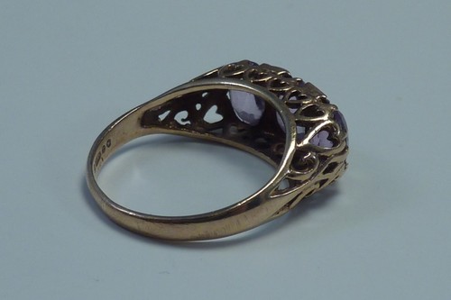 3.25 Gram 9K Yellow Gold Filigree Synthetic Amethyst Ring size 8.5 - Picture 6 of 7