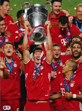 ROBERT LEWANDOWSKI SIGNED FC BAYERN MUNCHEN 16x12 PHOTO (ACG CERT AG18071)