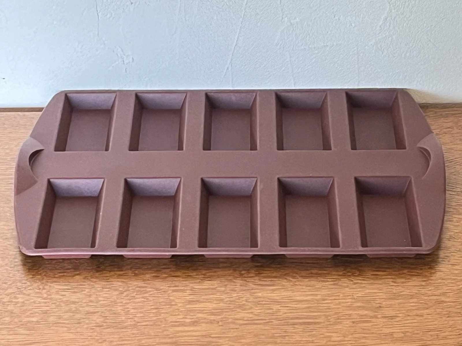 TUPPERWARE Silicone Mold - Financial Mold - Pastry Cake - NEW