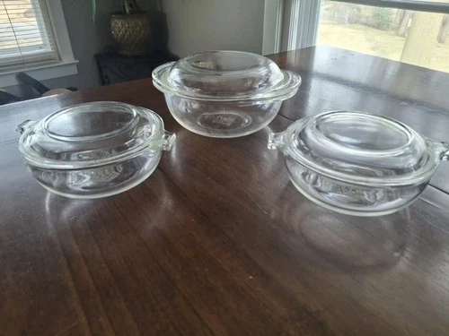 Vtg. Pyrex Small Casserole Dishes (3) W/ Lids --- 2 - 20 Oz & 1 - 1qt.