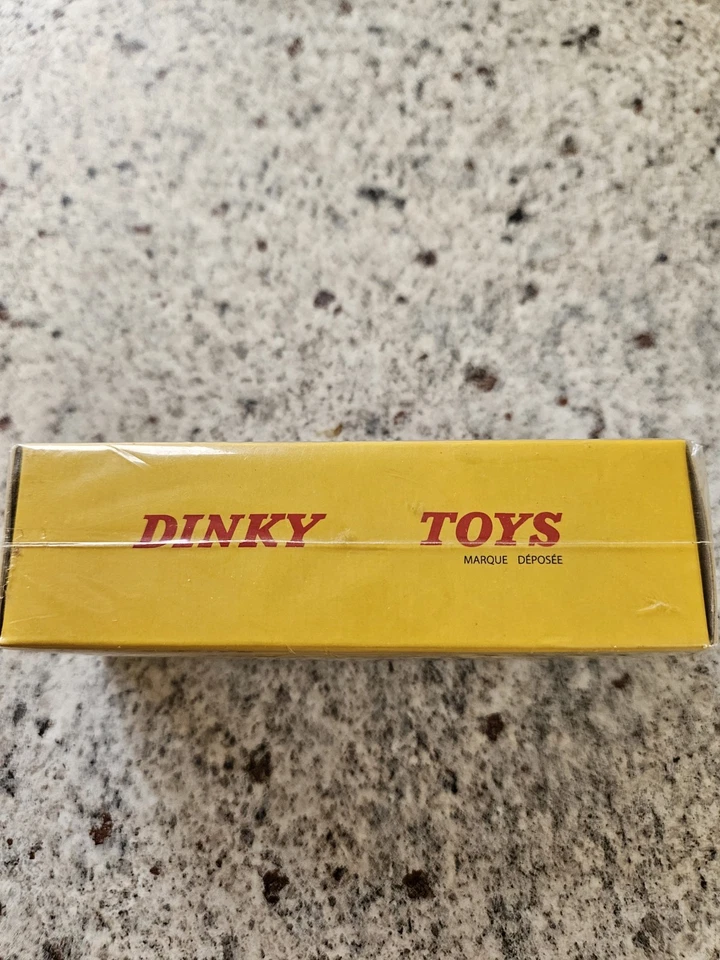 В коробке Французские Dinky Toys 24J Красная Alfa Romeo 1900 Super Sprint 1960-1963 - Изображение 2 из 4