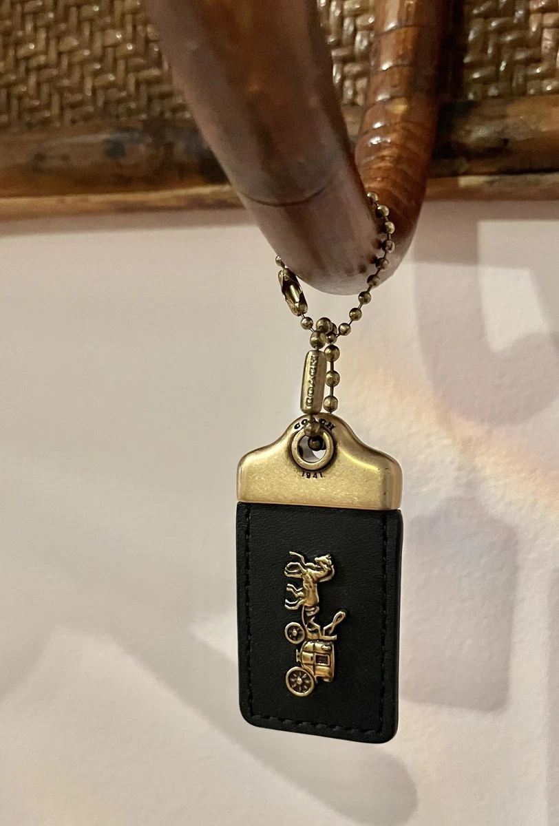 小物 COACH Horse&Carriage Hangtag Key Holder Coach Horse & Carriage Bag Charm Keychain Key Fob, Style F32227