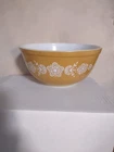Pyrex 403 2 1/2 QT Golden Butterfly Mixing Bowl