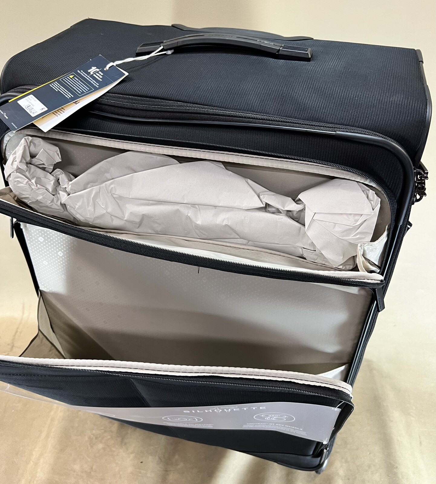 Samsonite Silhouette 17 Large CheckIn Expandable Softside Spinner