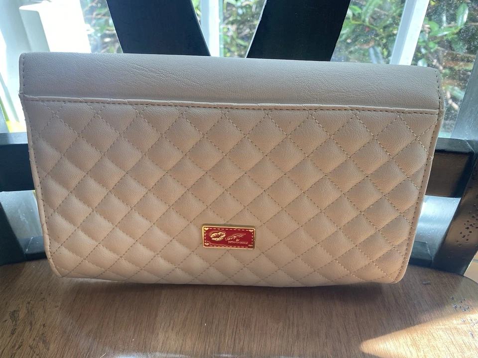 Новый с Ярлыками Luv Betsey Johnson блестки губы застежки сумочки / красный и кремовый - Изображение 4 из 4