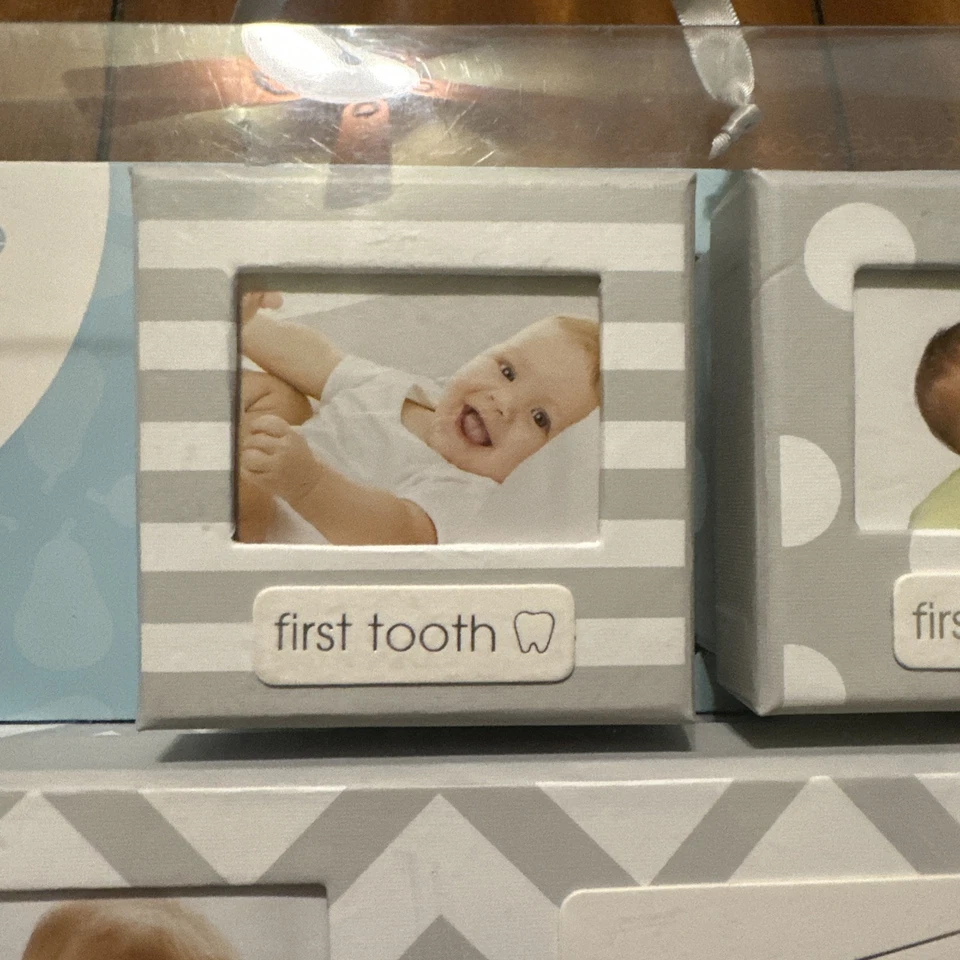 NUEVO Juego de caja de recuerdo de hitos para bebés de Pearhead Blue-1er diente/rizo/certificado de nacimiento Foto 3 de 4