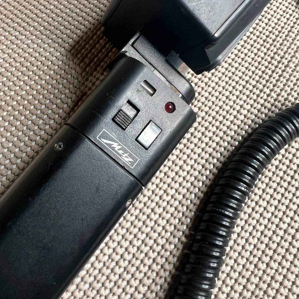 Metz 45 CT-1 Handle Mount Flash w/ Quantum Module-M Cord – Untested Vintage Phot - Image 4 of 4